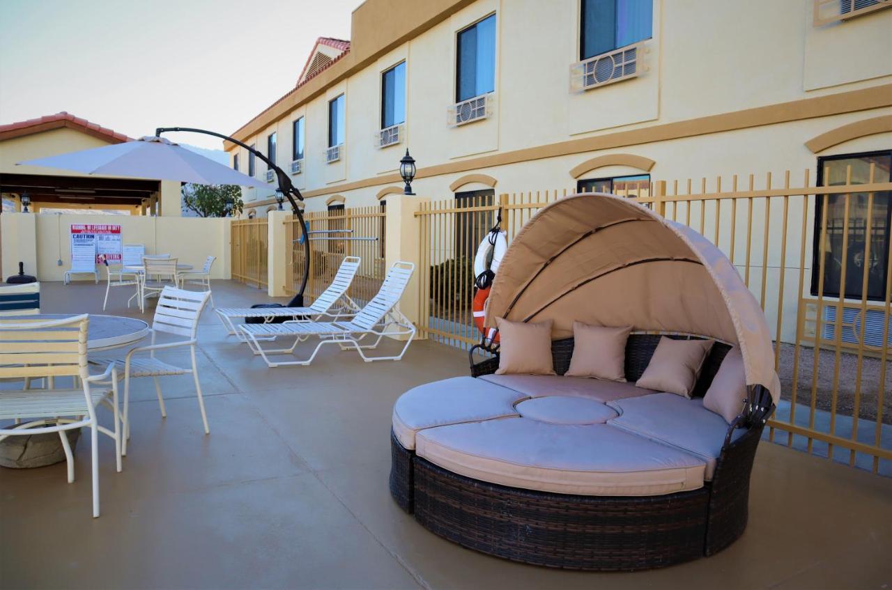 Oasis Inn And Suites 29 Palms Hotel Joshua Tree National Park Туентінайн-Палмс Екстер'єр фото