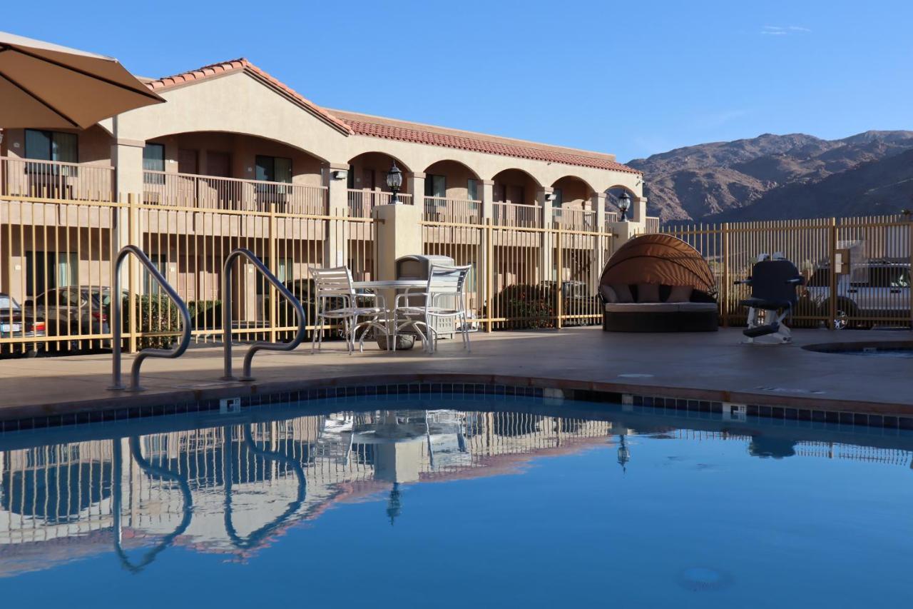 Oasis Inn And Suites 29 Palms Hotel Joshua Tree National Park Туентінайн-Палмс Екстер'єр фото